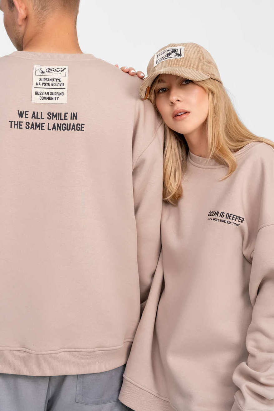 HOODIES AND SWEATSHIRTS